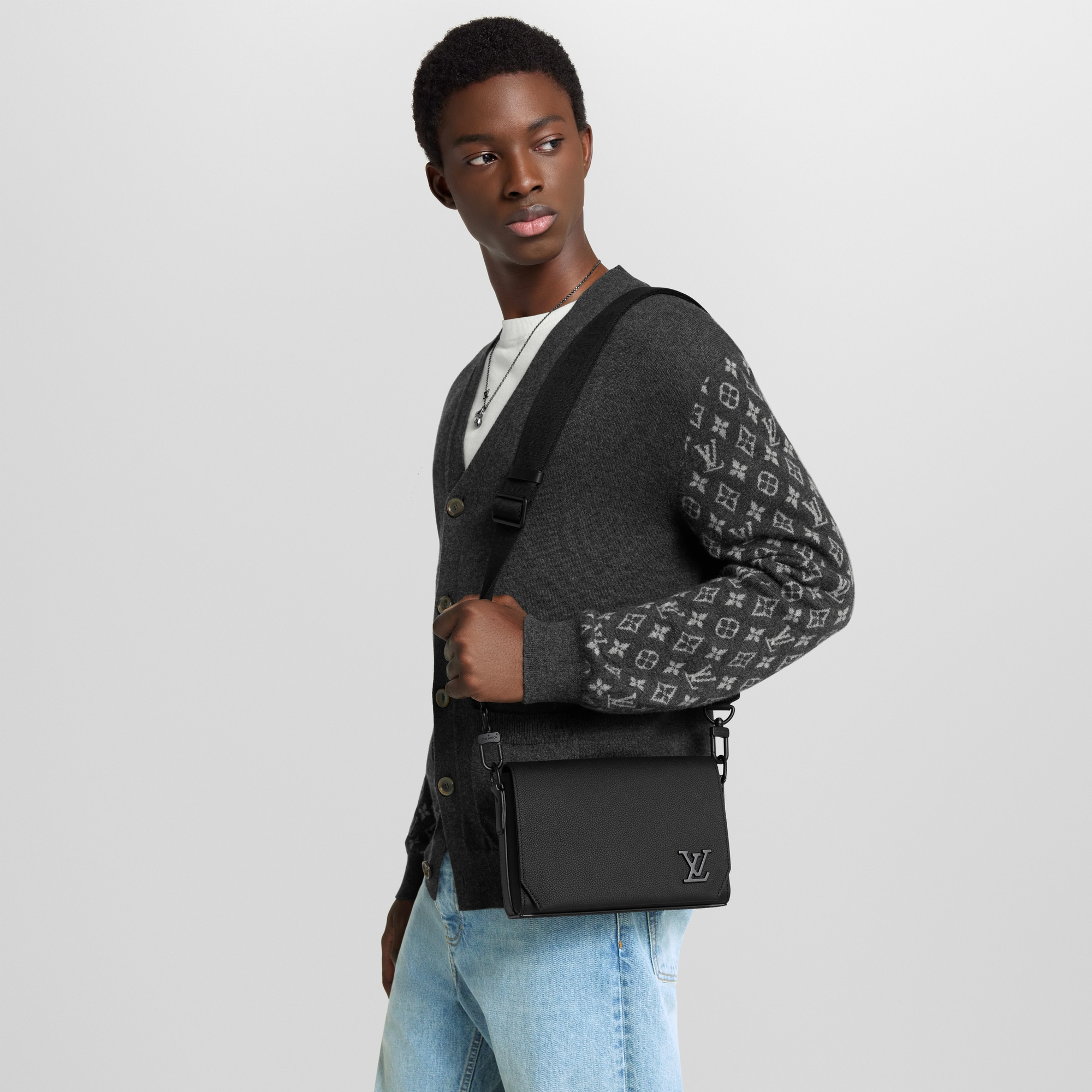Takeoff Messenger PM LV Aerogram - Luxury Bags - M24769 Black